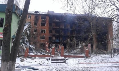 В Василькові під час бомбардування знищено 5-ти поверховий житловий будинок