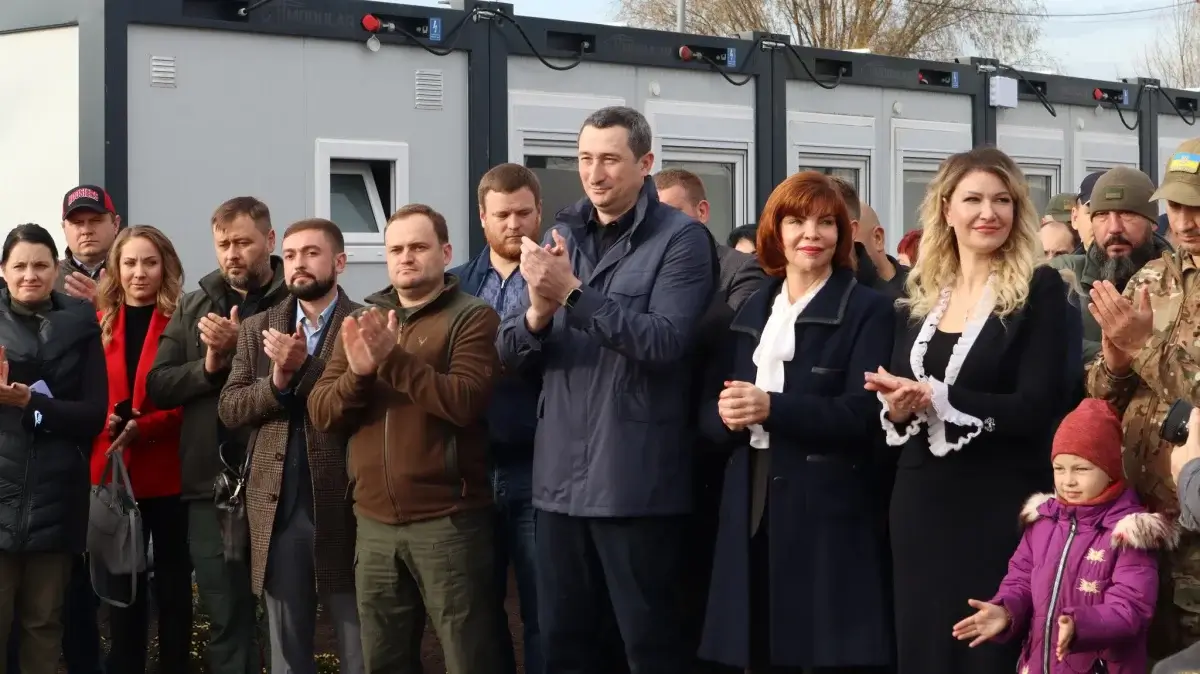 В місті Васильків офіційно відкрили модульне містечко для переселенців