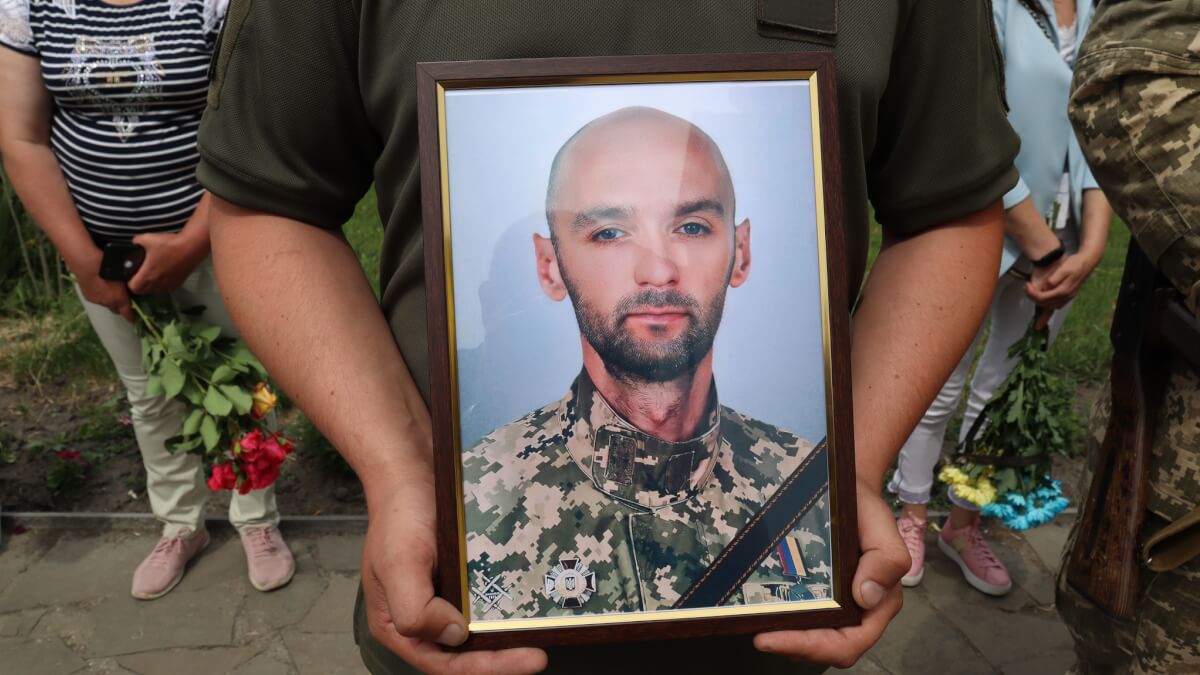 На васильківщині попрощалися з героєм Артеменком Сергієм Анатолійовичем