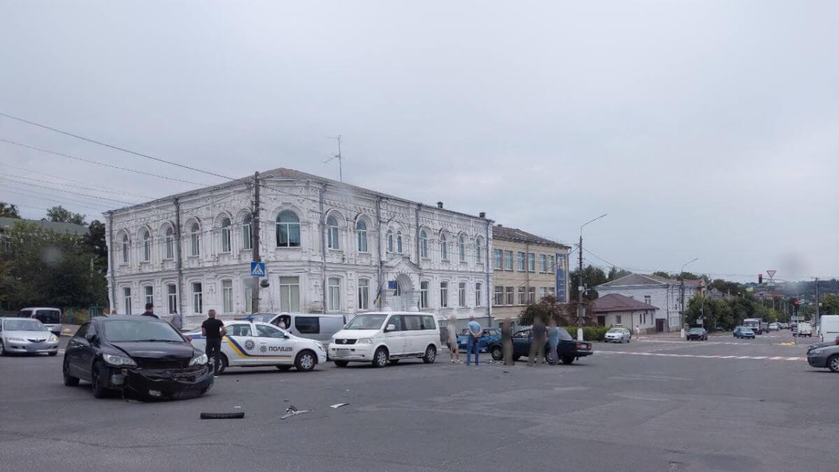Потрійне ДТП в центрі  Василькова