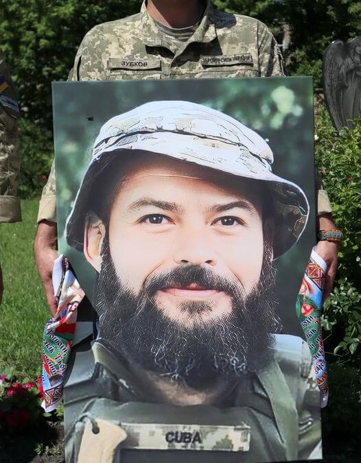 Васильківщина попрощалася з Героєм Андрієм Леонідовичем Дерепою