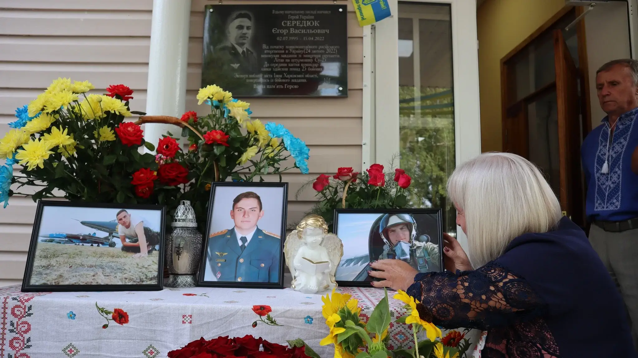 На Васильківщині  відкрили меморіальну дошку загиблому льотчику Єгору Середюку