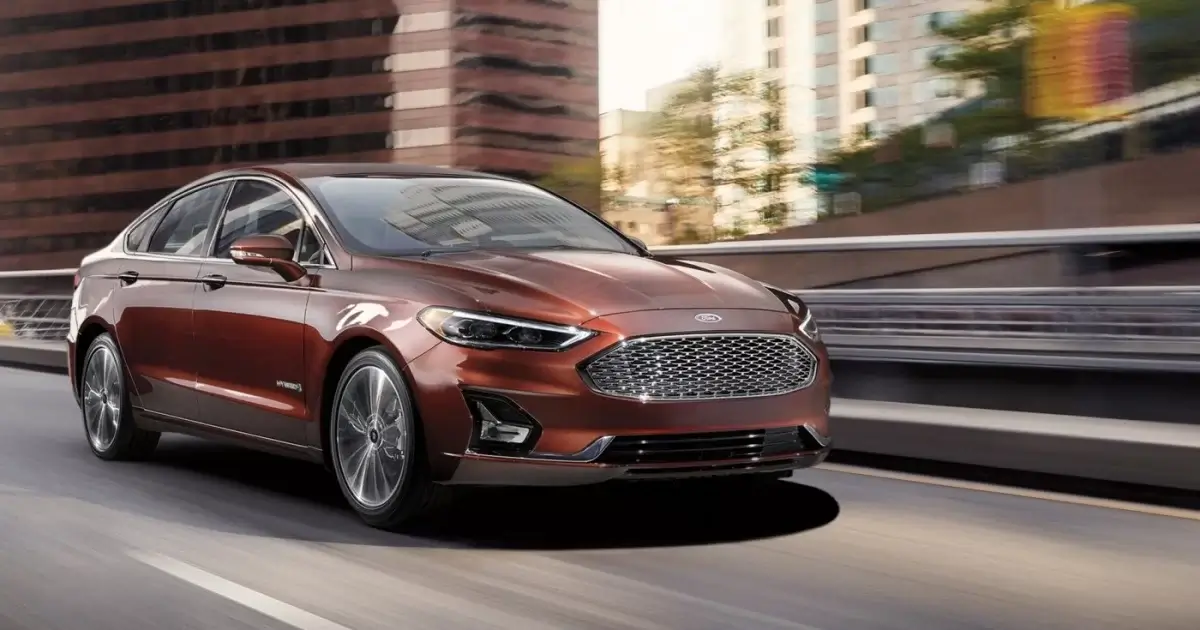Секреты успеха Ford Fusion: История и технологические инновации