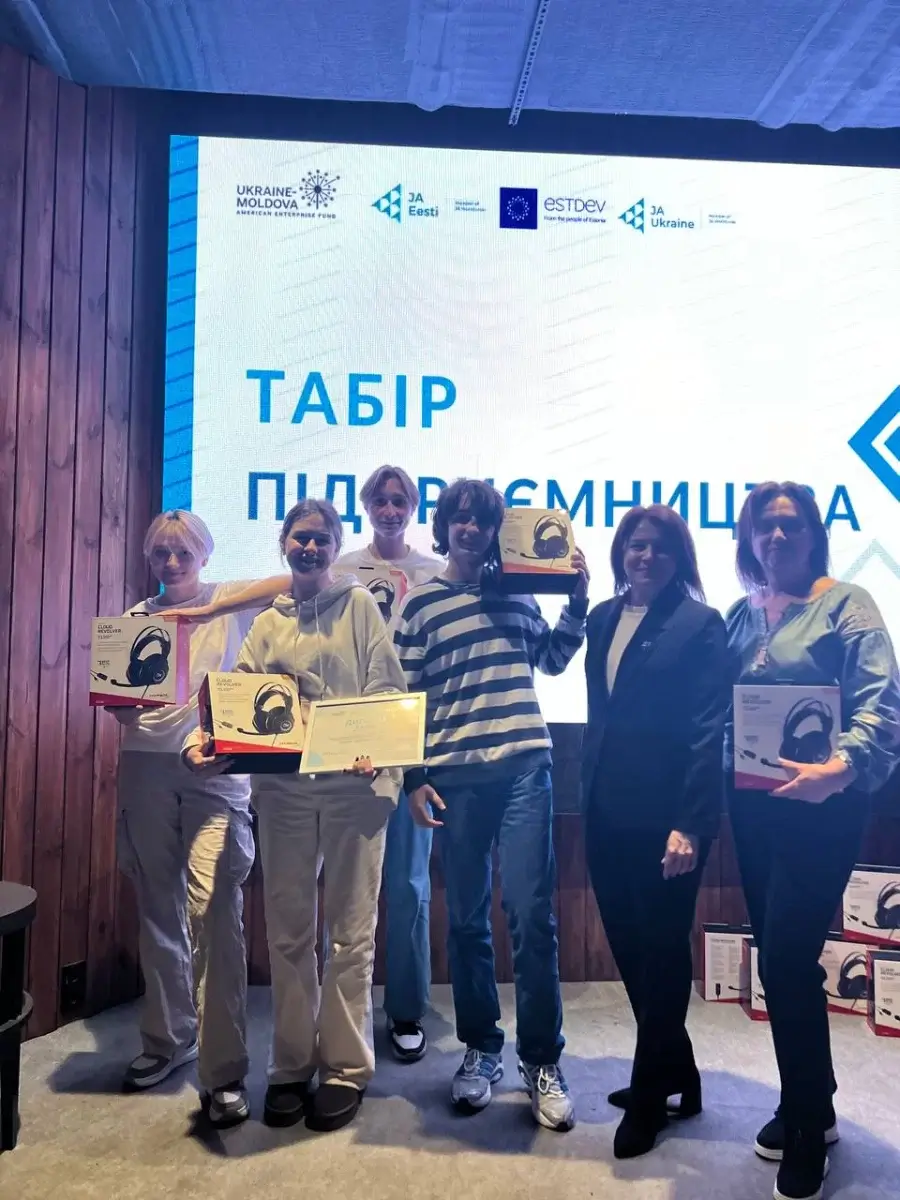 Учні з Василькова посіли друге місце на Таборі підприємництва Junior Achievement Ukraine