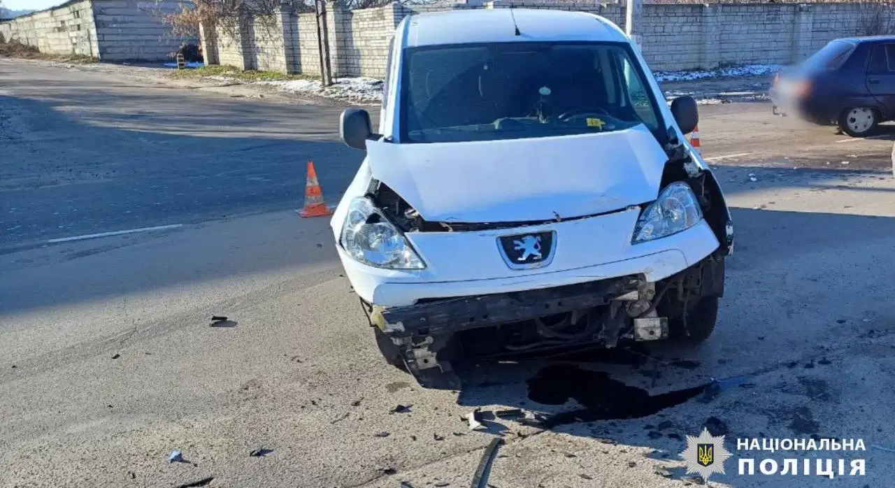 У Василькові сталася ДТП з перекиданням: є постраждалий