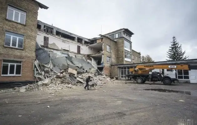 ЯКІ ПРОБЛЕМИ ПІДНЯВ ОБВАЛ ШКОЛИ У ВАСИЛЬКОВІ – РОЗСЛІДУВАННЯ