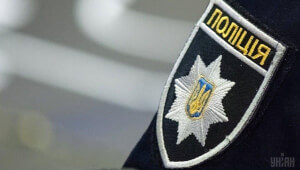 В місті Васильків  невідомий стріляв у водія авто, нападника розшукують – поліція