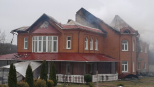 РЯТУВАЛЬНИКИ ЛІКВІДУВАЛИ ПОЖЕЖУ В ЖИТЛОВОМУ БУДИНКУ