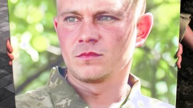 Васильківщина попрощалась з Героєм Олексієм Петренком